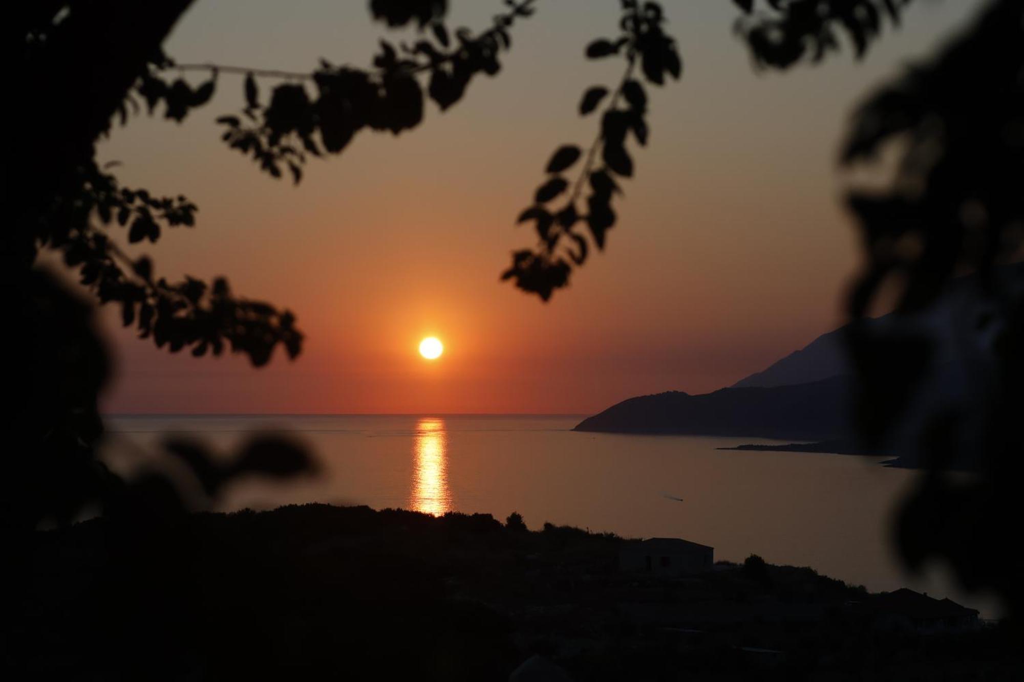 Sunset Serenity Himare Exterior foto